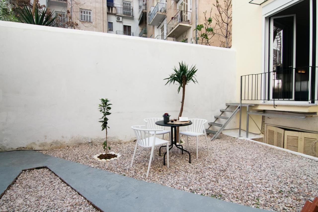 Patio Apartment Near Metro & Acropolis アテネ エクステリア 写真