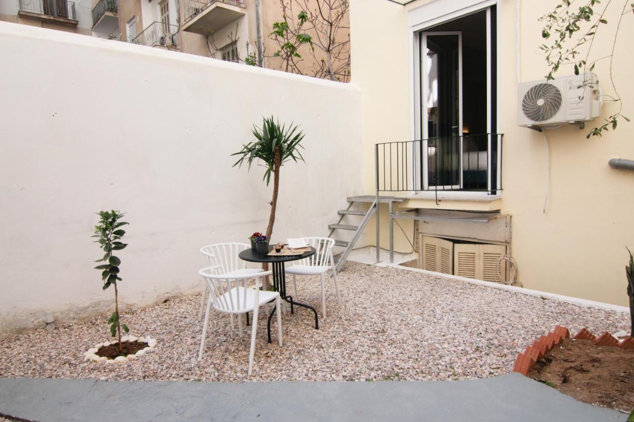 Patio Apartment Near Metro & Acropolis アテネ エクステリア 写真